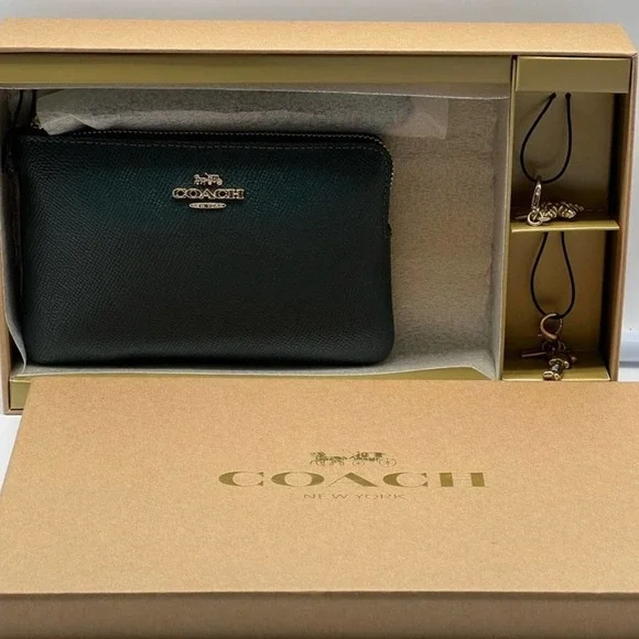 Coach Boxed Wristlet & Charms Gift Set – Perfect Holiday Gift – NWT - Picture 2 of 16
